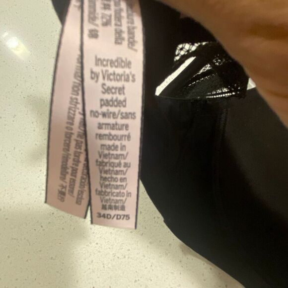 Victoria’s Secret bra incredible padded no wire bra size 34D - Picture 7 of 8